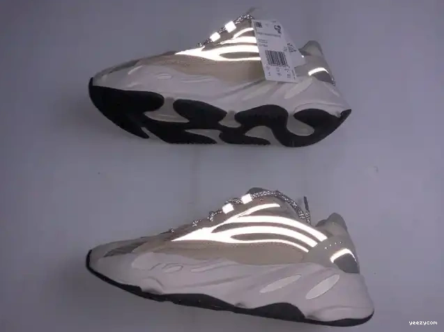 GY7924 Boost Cream Adidas 700 Yeezy V2 Cream 0706